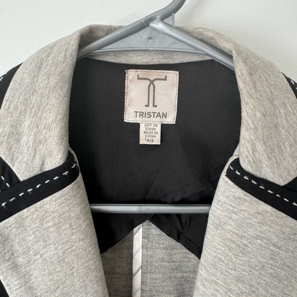 Tristan blazer with embroidered crest. Fully lined & only worn a few times - Picture 4 of 6